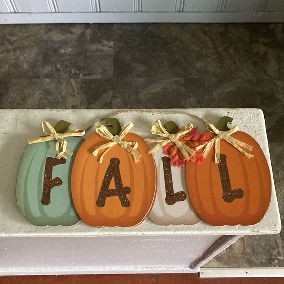 NWT- Beautiful Brown Glittered FALL Colorful Pumpkins Decoration Sign 🍁 - Picture 12 of 16